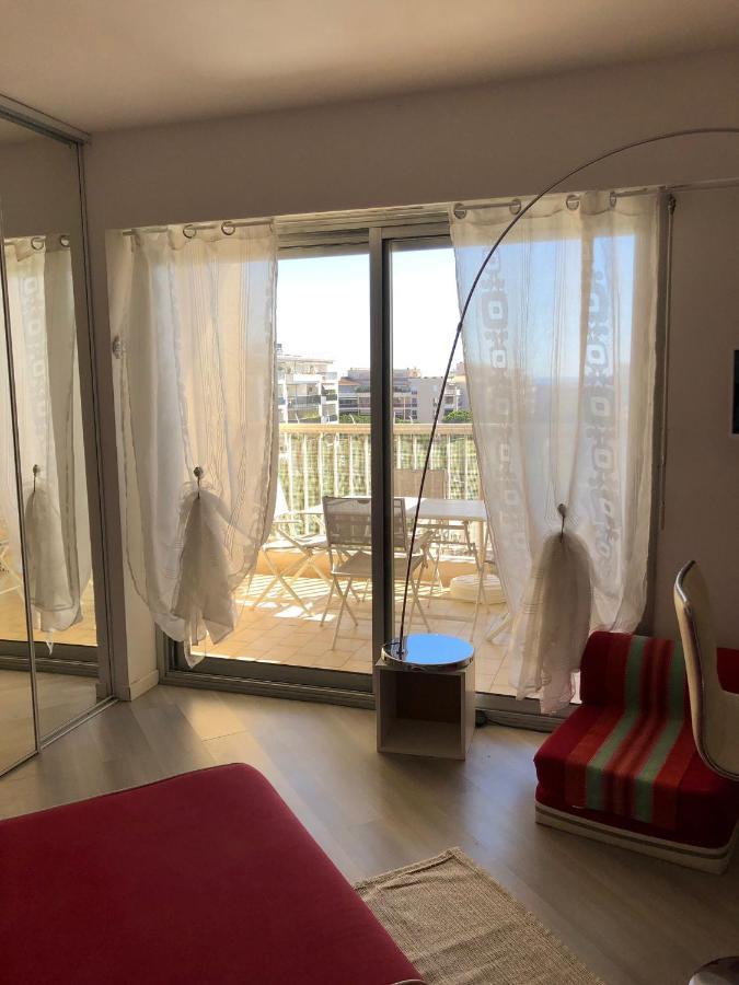 Charmant Studio A Cros De Cagnes Εξωτερικό φωτογραφία